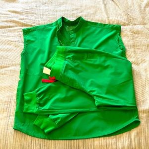 Figs scrub set in Safety Green